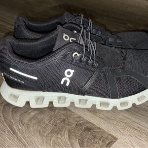 On Running Men's Black and White Sneakers
